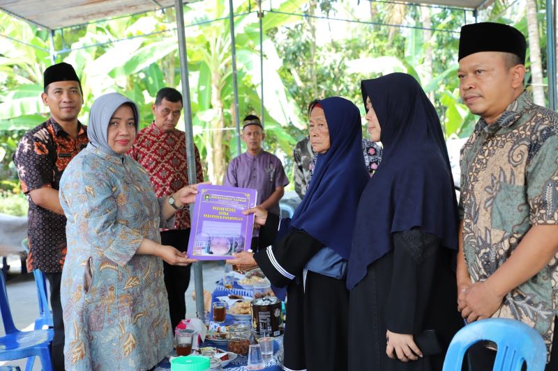 Rombongan Bupati Purworejo saat berkunjung ke keluarga jemaah haji asal Kabupaten Purworejo yang meninggal di Mekkah saat pelaksanaan ibadah haji 2024, Kamis (27/6/2024).