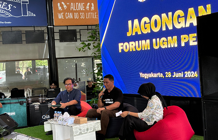 KOLABORASI: Kegiatan Pemolisian Masyarakat (Polmas) kawasan pendidikan oleh Polda DIJ dengan Forum UGM Peduli di Wisdom Park UGM (28/6).Agung Dwi Prakoso/Radar Jogja