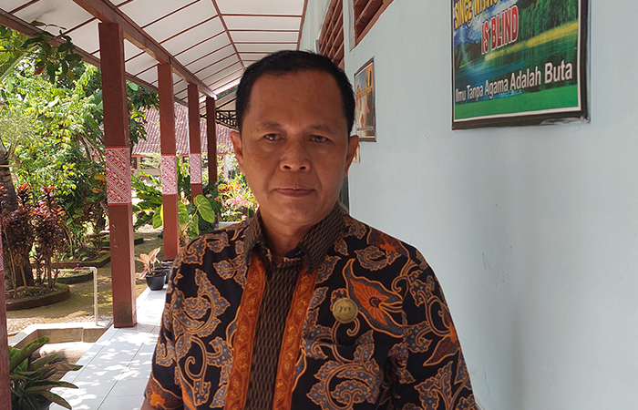 MENUNJUKKAN: Arif Gunawan menyampikan perihal jumlah siswa.ANOM BAGASKORO/RADAR JOGJA