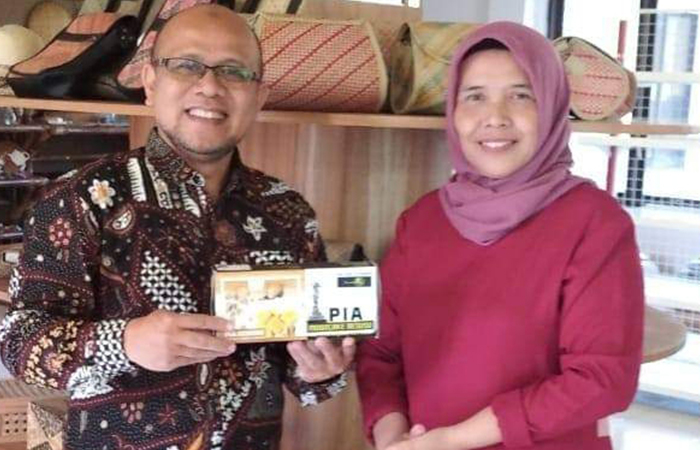 INOVATIF: Wafiq Farhan, 55, berhasil mengolah bengkuang menjadi kue pia yang lezat dan menggugah selera.Dokumentasi Wafiq Farhan