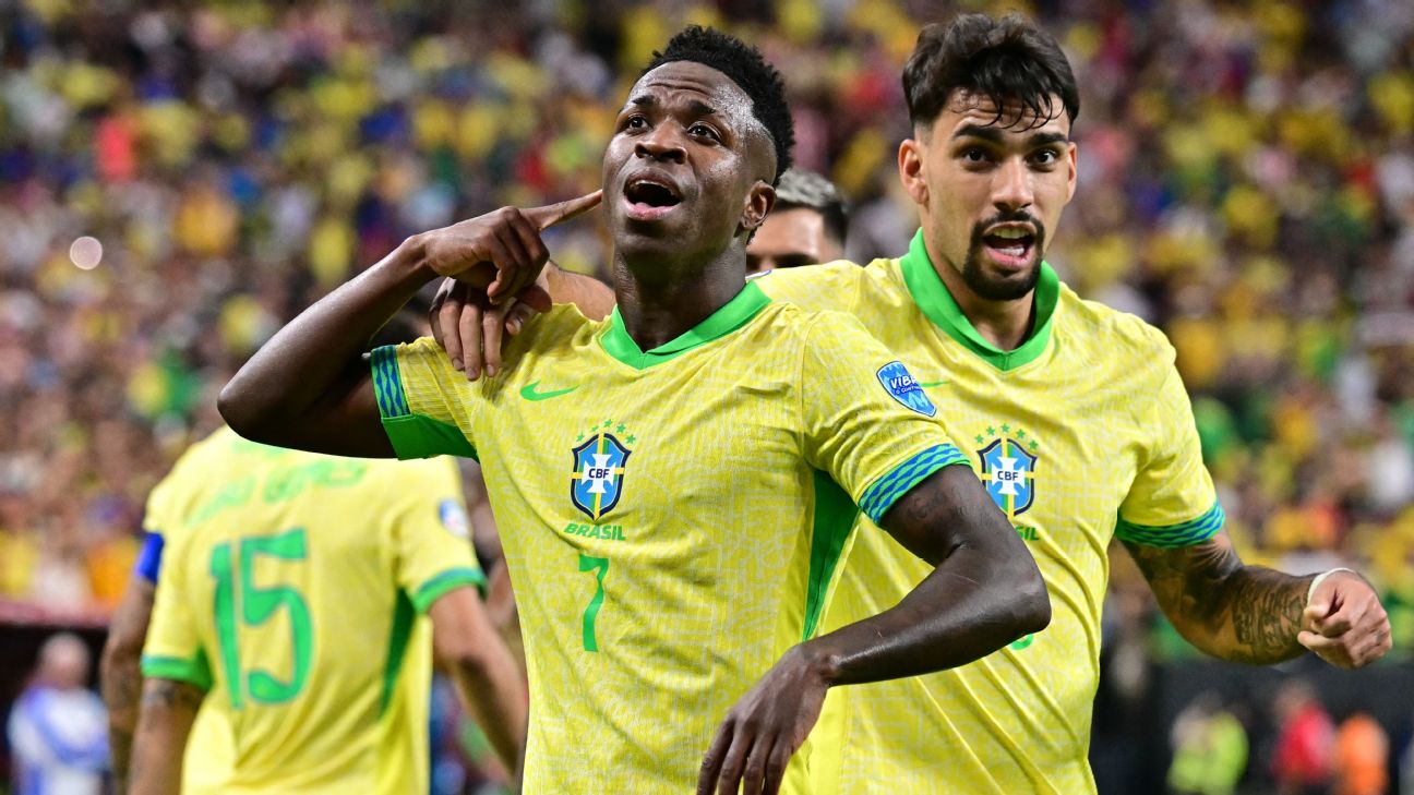Selebrasi Vinicius Junior usai membawa Brasil kalahkan Paraguay (getty)