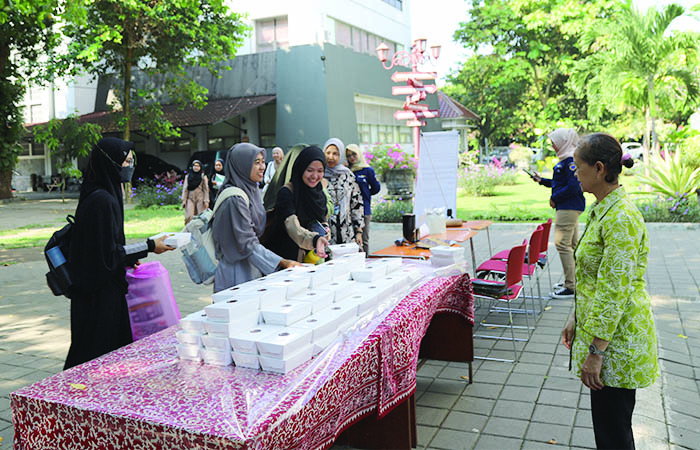 FASILITAS: Makanan gratis yang dibagikan oleh beberapa fakultas di UGM kepada mahasiswa selama mengikuti ujian akhir semester.&nbsp;(Dokumenatasi UGM)