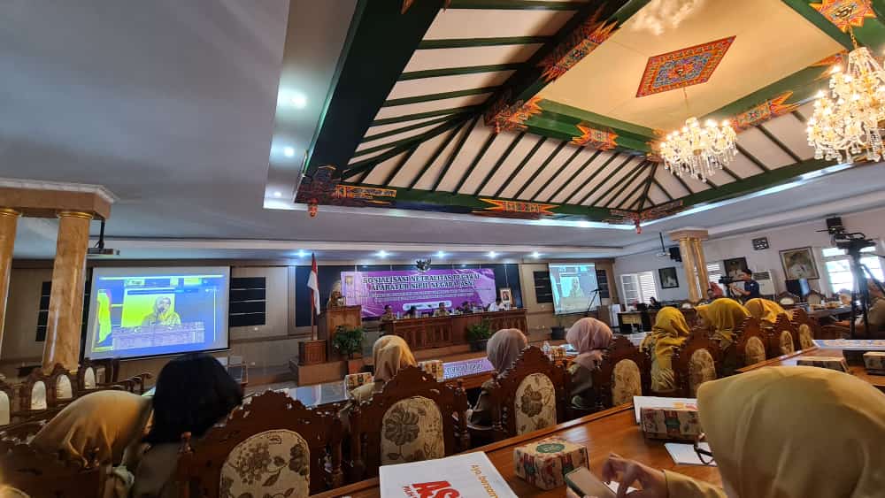 Sosialisasi netralitas ASN jelang pelaksanaan Pilkada 2024 di Ruang Arahiwang Sekretariat Daerah Purworejo Senin (1/7).