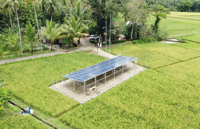 Panel surya di Desa Krandegan untuk jalankan sistem pengairan sawah di desanya.