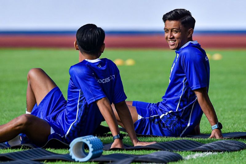 Pemain Persib, Febri Haryadi ikut dalam sesi latihan perdana di Stadion Sport Jawa Barat (LIB)