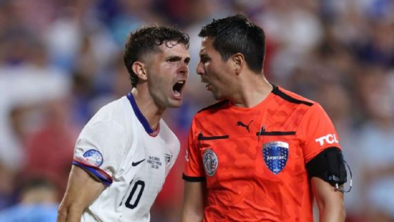 Christian Pulisic mengaku bingung dengan keputusan wasit (Jamie Squire/Getty Images)