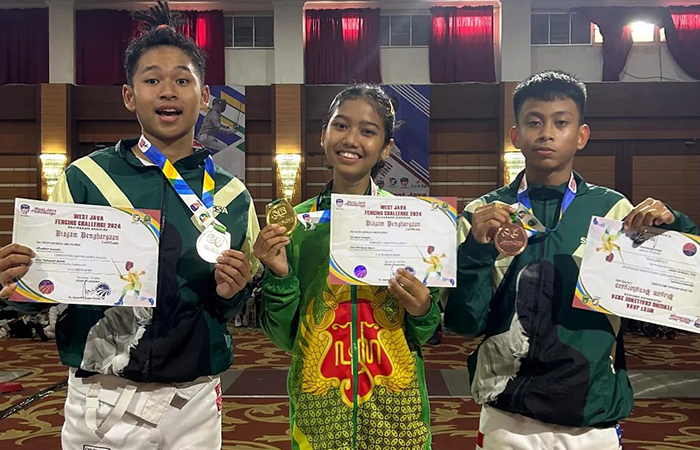 PRESTASI: Atlet anggar DIY yang sukses persembahkan medali di Kejuaraan Anggar West Java Challenge 2024.Dokumen Tim Anggar&nbsp;DIY