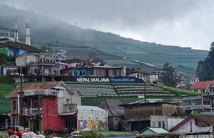 BERKABUT: Suasana Nepal Van Java di Dusun Butuh, Temanggung, Kaliangkrik saat musim hujan kerap dipenuhi kabut tebal.NAILA NIHAYAH/RADAR JOGJA