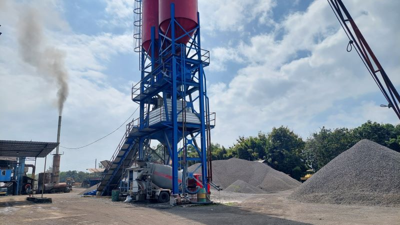 AKTIVITAS: Kondisi tempat produksi beton BUMD SAK.