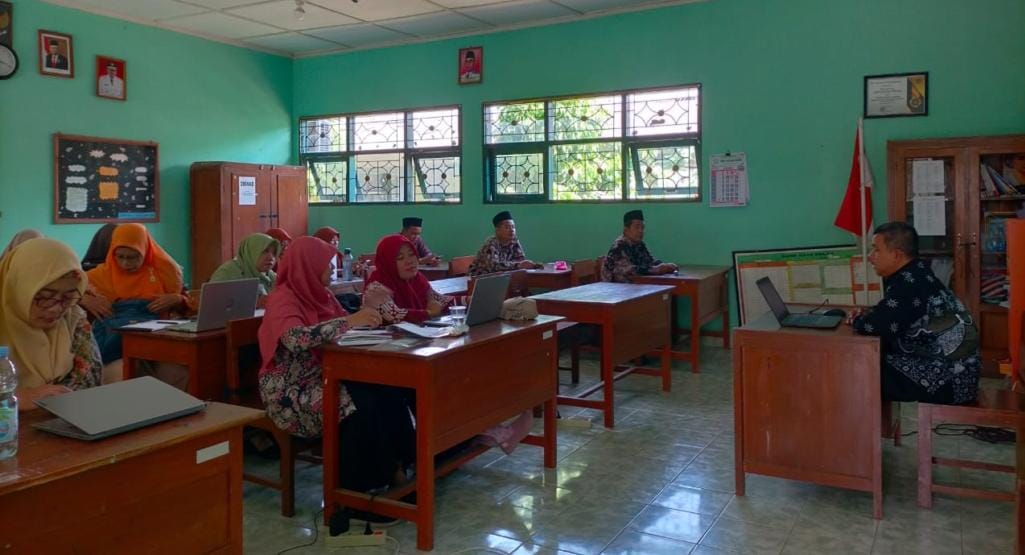 Madrasah Ibtidaiyah Negeri (MIN) 1 Kulon Progo melakukan uji publik internal kurikulum sekolah tahun ajaran 2024-2025  (Doc MIN 1 KP untuk Radar Jogja)