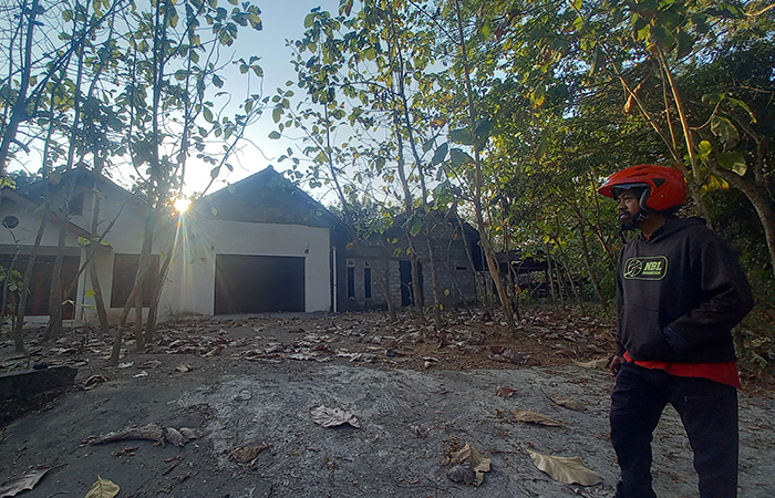 INI LHO: Sejumlah rumah di Guwosari, Pajangan, Bantul yang sudah mendapat ganti rugi dari UIN Sunan Kalijaga tak lagi dimanfaatkan warga (8/7).KHAIRUL MA&rsquo;ARIF/RADAR JOGJA&nbsp;