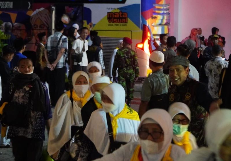 Rombongan jamaah haji kloter 52 SOC tiba di Kabupaten Gunungkidul, Minggu (7/7) malam.