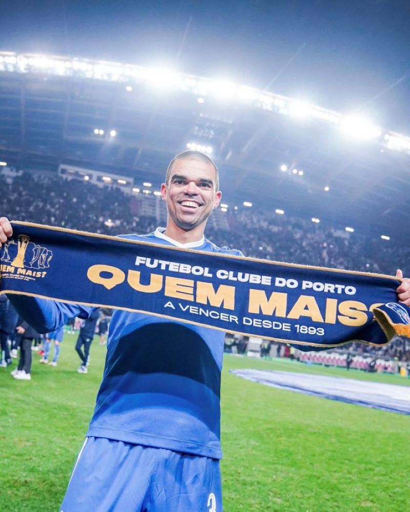 FC Porto umumkan perpisahan dengan sang pemain bertahan senior, Pepe (X FC Porto)