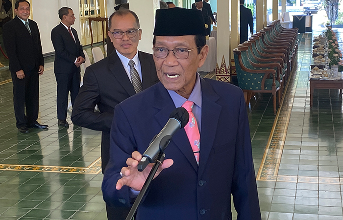 Gubernur DIY Hamengku Buwono X menanggapi kasus PT Primissima.&nbsp;AGUNG DWI PRAKOSO/RADAR JOGJA