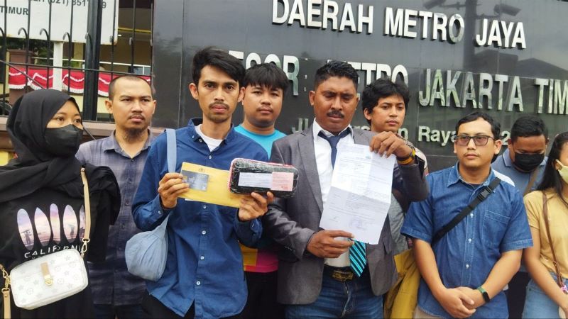 Korban penipuan dan pencurian data pribadi untuk pinjol di Polres Jaktim.