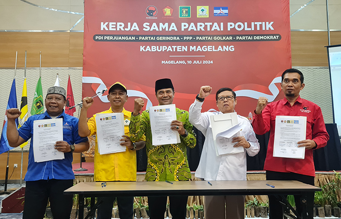 KOMITMEN BERSAMA: Para ketua dari lima parpol sepakat menjalin kerja sama politik untuk menghadapi kontestasi Pilkada 2024 mendatang, (10/7).