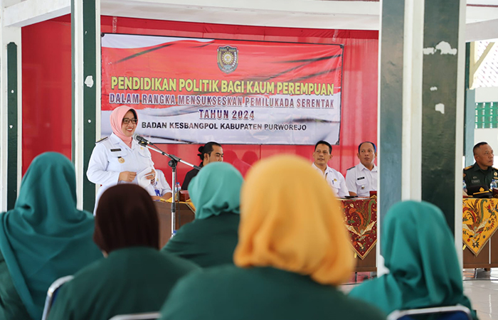 EDUKASI: Pendidikan politik bagi kaun perempuan oleh Kesbangpol Purworejo di Pendopo Kecamatan Purworejo, (10/7).Pemkab Purworejo untuk Radar Jogja