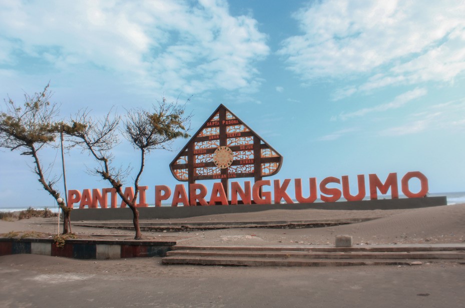 Pantai Parangkusumo, Yogyakarta.