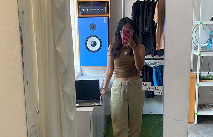 PAS DI BADAN: Abinaya Shafa yang lebih percaya diri saat menggunakan baju crop top.Dokumentasi Pribadi&nbsp;