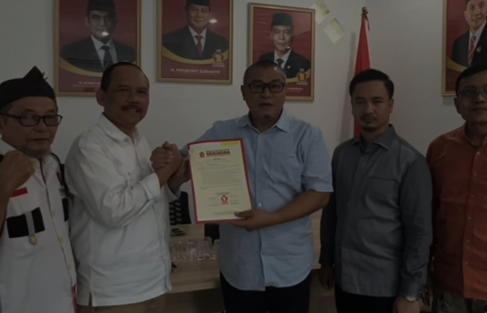 Marija saat menerima surat rekomendasi. (Tangkapan layar Instagram DPD Gerindra)