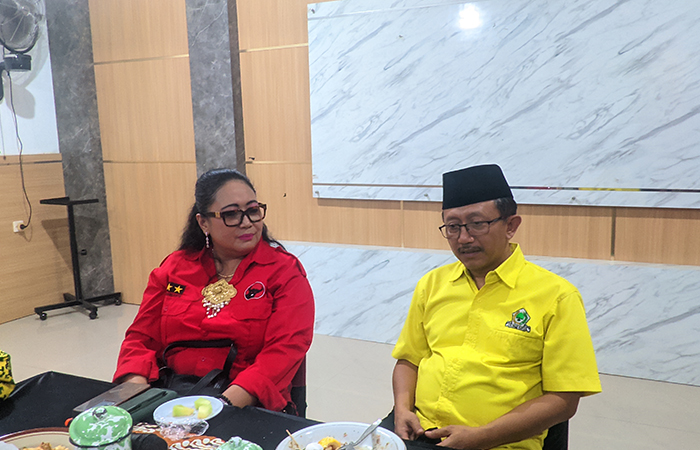 Ketua DPC PDIP Gunungkidul Endah Subekti Kuntariningsih dan Ketua DPD Golkar Gunungkidul Heri Nugroho.Andi May/Radar Jogja&nbsp;