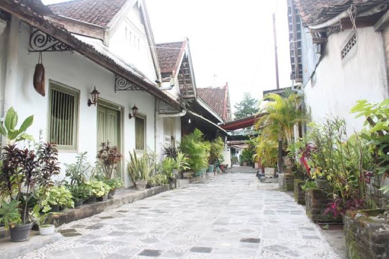 Mengunjungi kawasan menarik di Kotagede dengan julukan between two gates.