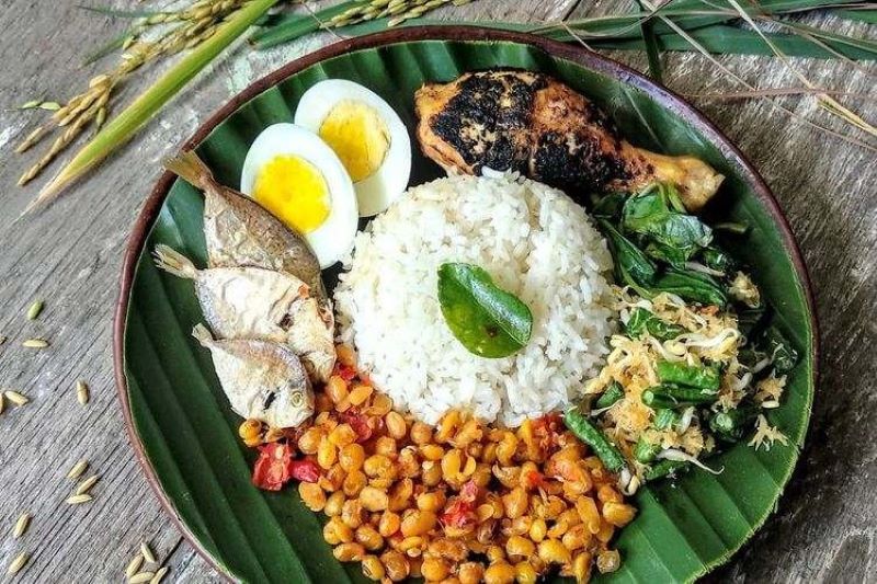 Sego Wiwit pelengkap tradisi syukuran para petani.