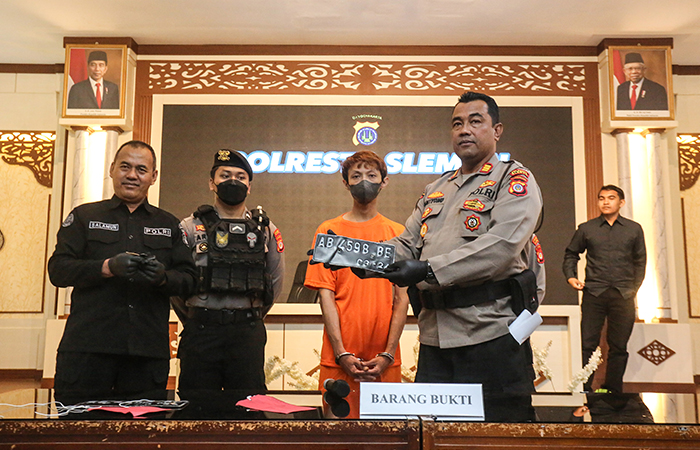 INI LHO: Warga Tegalrejo, Jogja berinisial IP yang ditetapkan sebagai tersangka curanmor dihadirkan di Mapolresta Sleman Selasa (16/7).