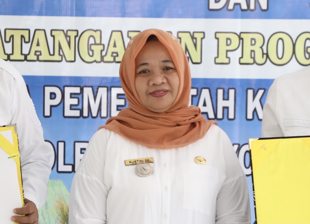 Bupati Sleman Dra Hj. Kustini Sri Purnomo