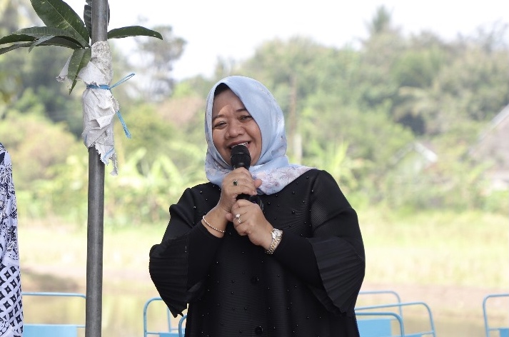 Bupati Sleman Dra Hj. Kustini Sri Purnomo