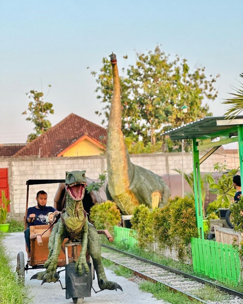 Suasana Sore Hari dengan Keluarga di Senyum Tamanan.