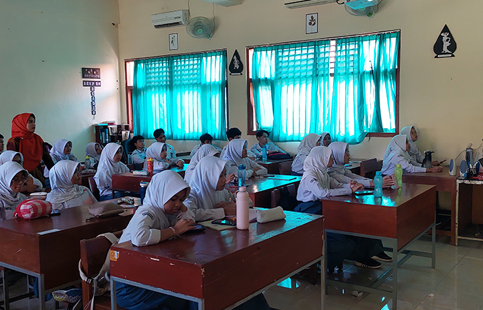 FOKUS: Siswa SMAN 2 Wates melakukan kegiatan belajar mengajar.ANOM BAGASKORO/RADAR JOGJA