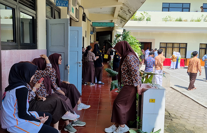 PEMBEKALAN: Kegiatan masa pengenalan lingkungan sekolah bagi siswa baru di SMAN 10 Yogyakarta.Fahmi Fahriza/Radar Jogja