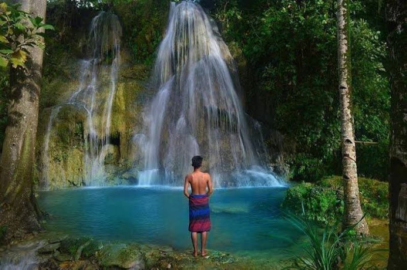 Air terjun randusari dan pesona airnya yang jernih.