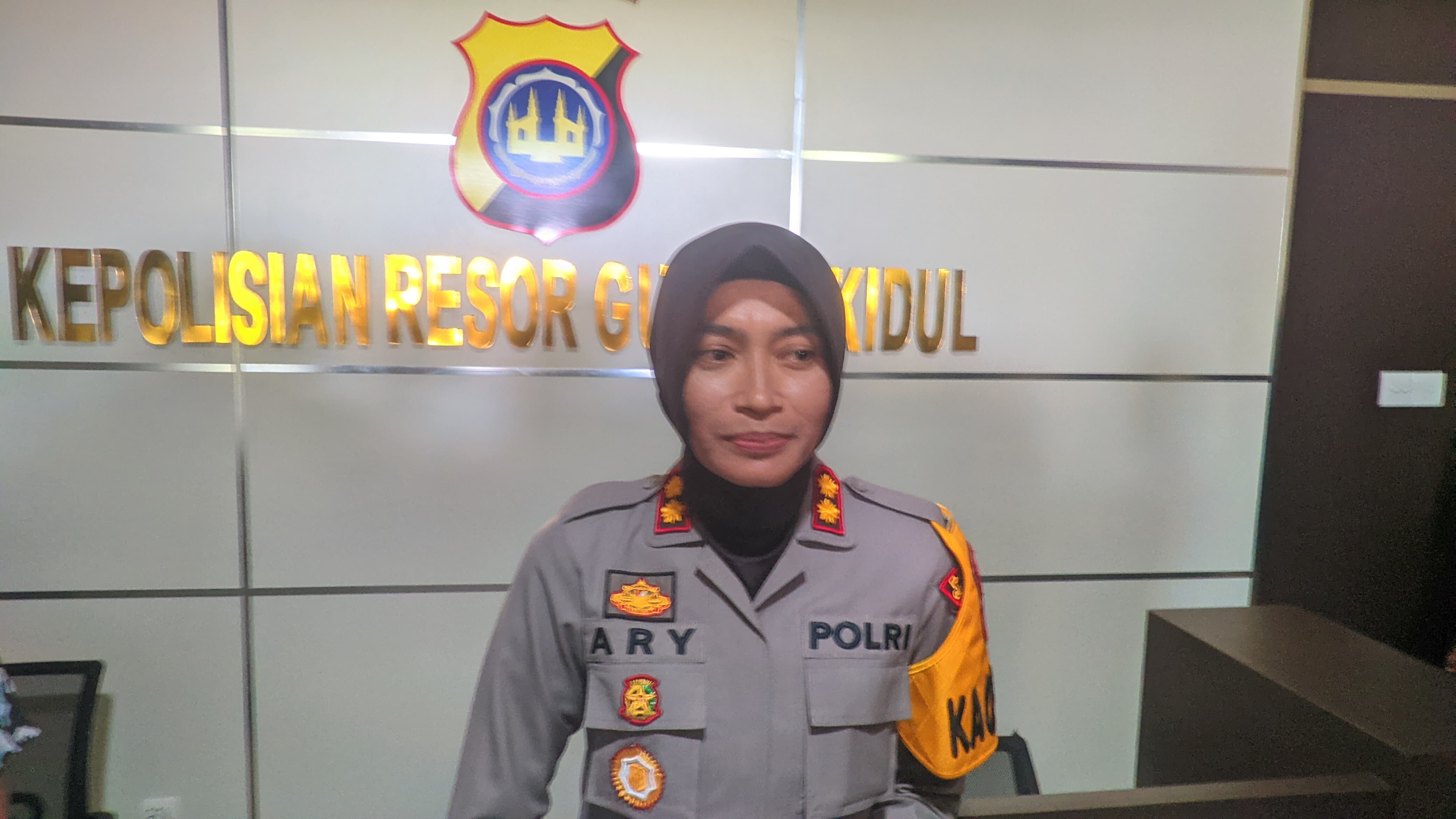 Kapolres Gunungkidul AKBP Ary Murtini saat diwawancarai awak media, Kamis (18/7).