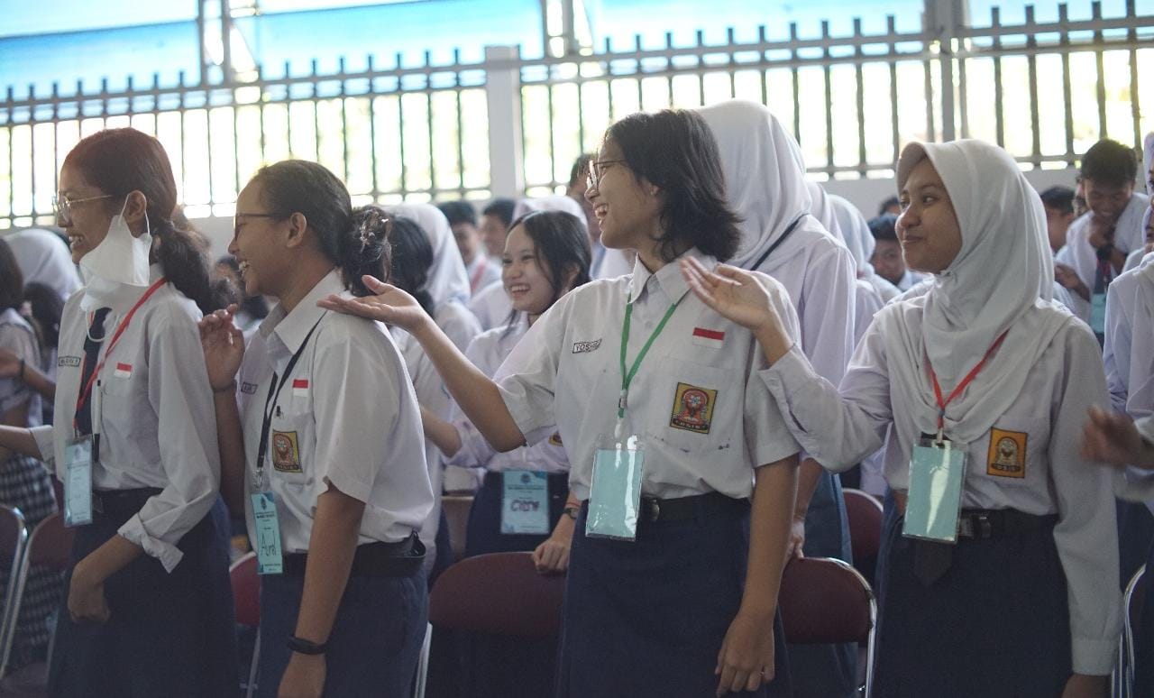 SIAP BELAJAR - Siswa siswi MIN 2 Kulon Progo saat mengikuti masa pengenalan lingkungan sekolah (MPLS)   (Doc MIN 2 KP untuk Radar Jogja)