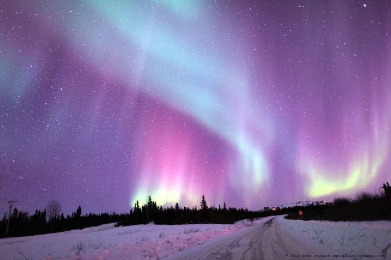 Aurora terlihat di dekat Fairbanks, Alaska pada 21 Maret 2014.