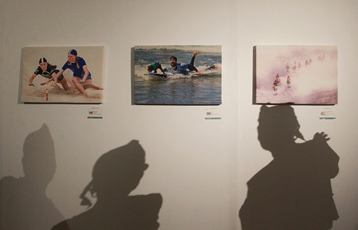 BERAGAM: Karya foto dari 23 negara yang ditampilkan di International Photo Exhibition di Galeri R.J Katamsi Institut Seni Indonesia (ISI) Yogyakarta (23/7).GUNTUR AGA TIRTANA/RADAR JOGJA&nbsp;