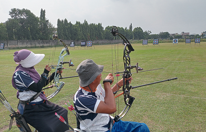 Para atlet cabor panahan NPCI Kota Jogja saat latihan rutin di Lapangan Kenari, Jogja.Rizky Wahyu/Radar Jogja&nbsp;