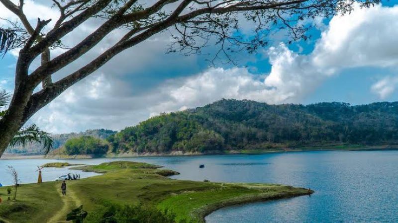 Salah satu spot memancing di waduk sermo.