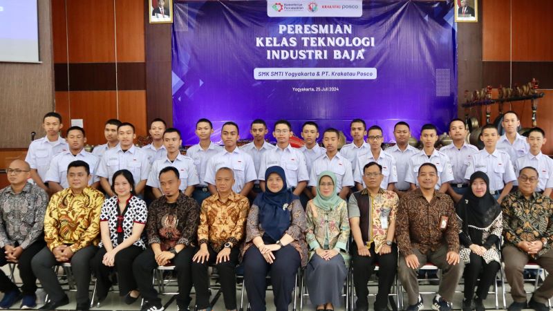 Kelas Industri Baja  SMK SMTI ini jadi yang pertama  di seluruh Indonesia
