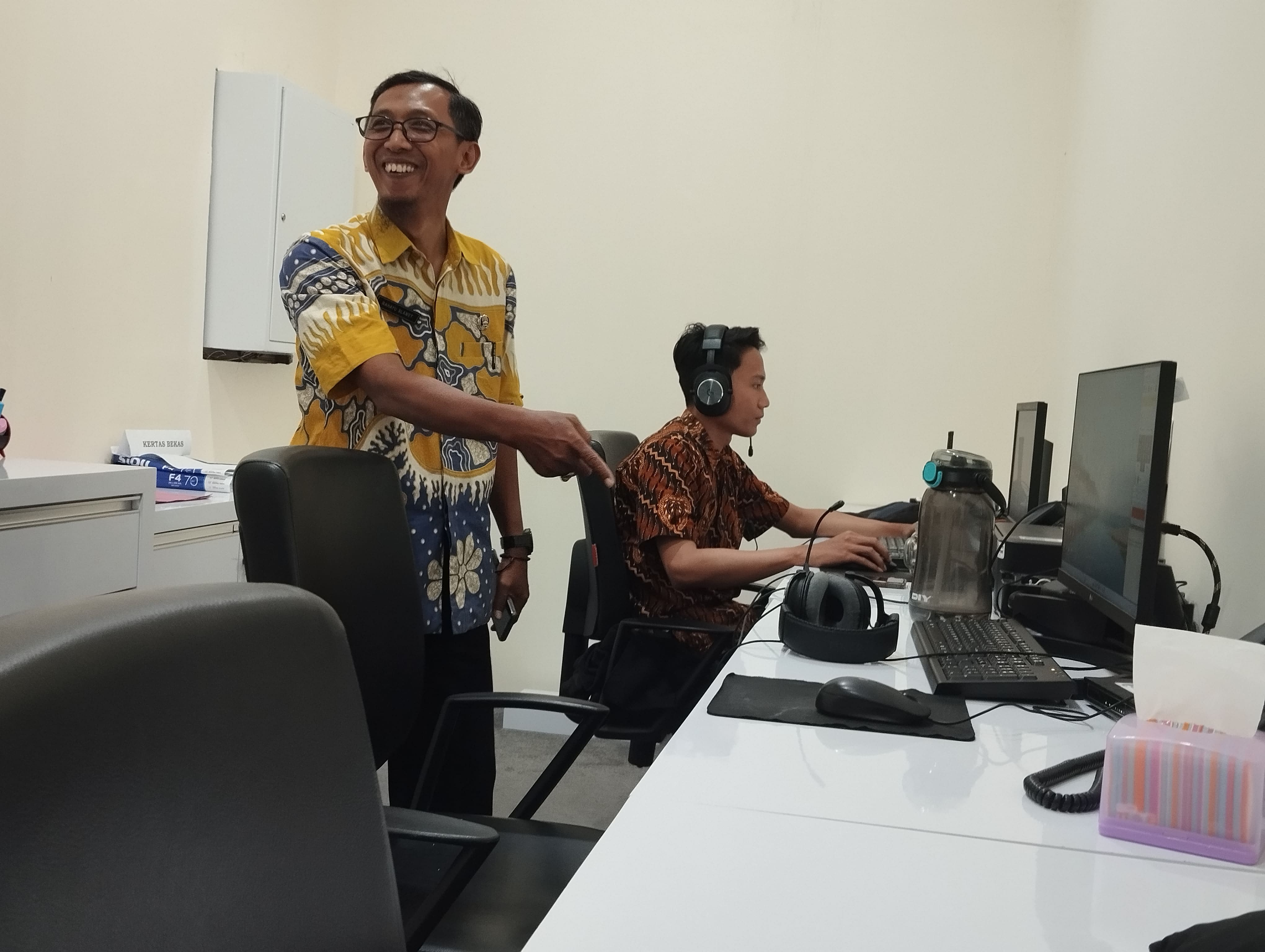 Suasana ruang call center layanan darurat 112 Purworejo, Jumat (26/7).