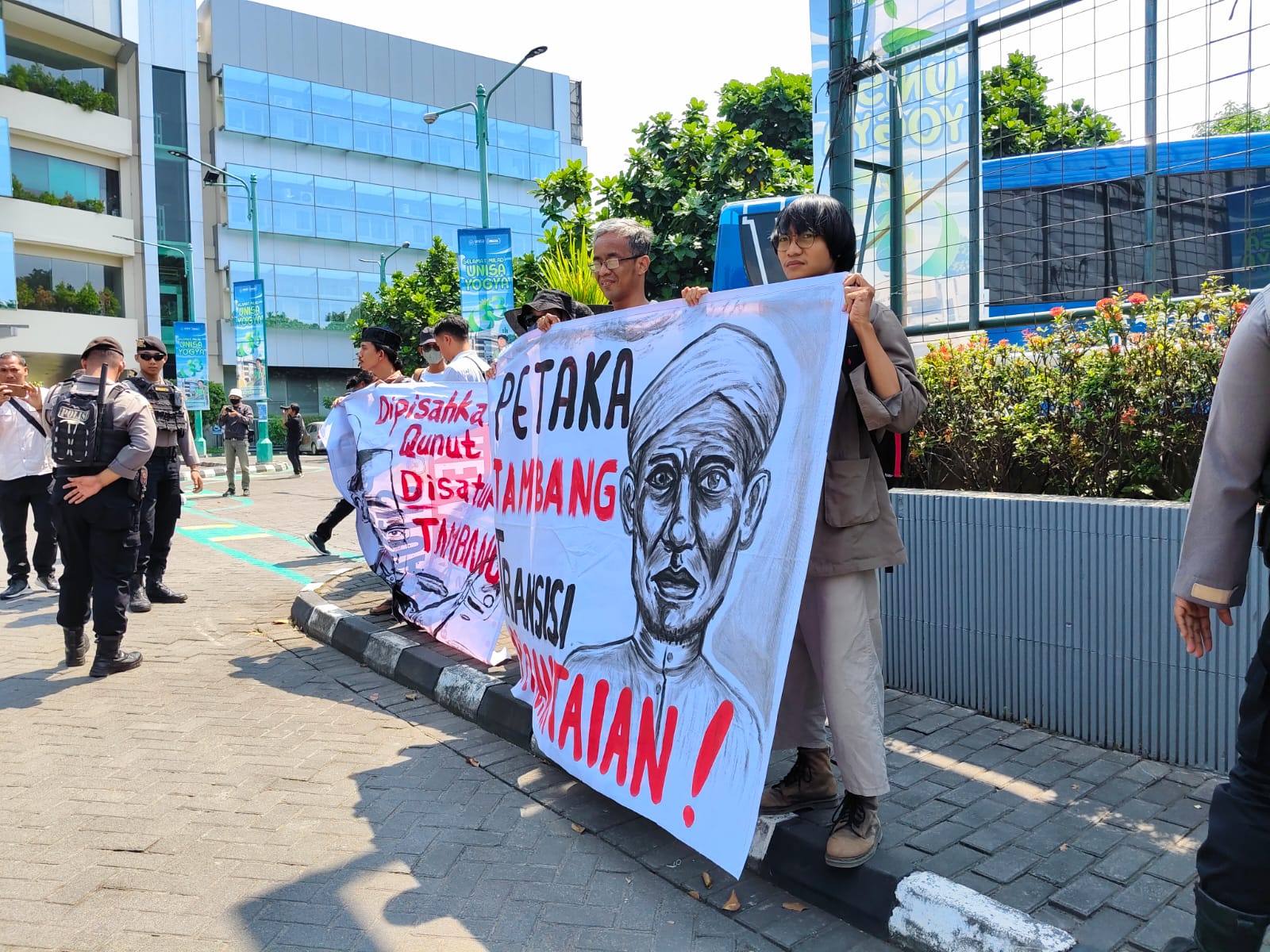 Demo tolak Muhammadiyah yang diisukan menerima izin tambang untuk organisasi keagamaan