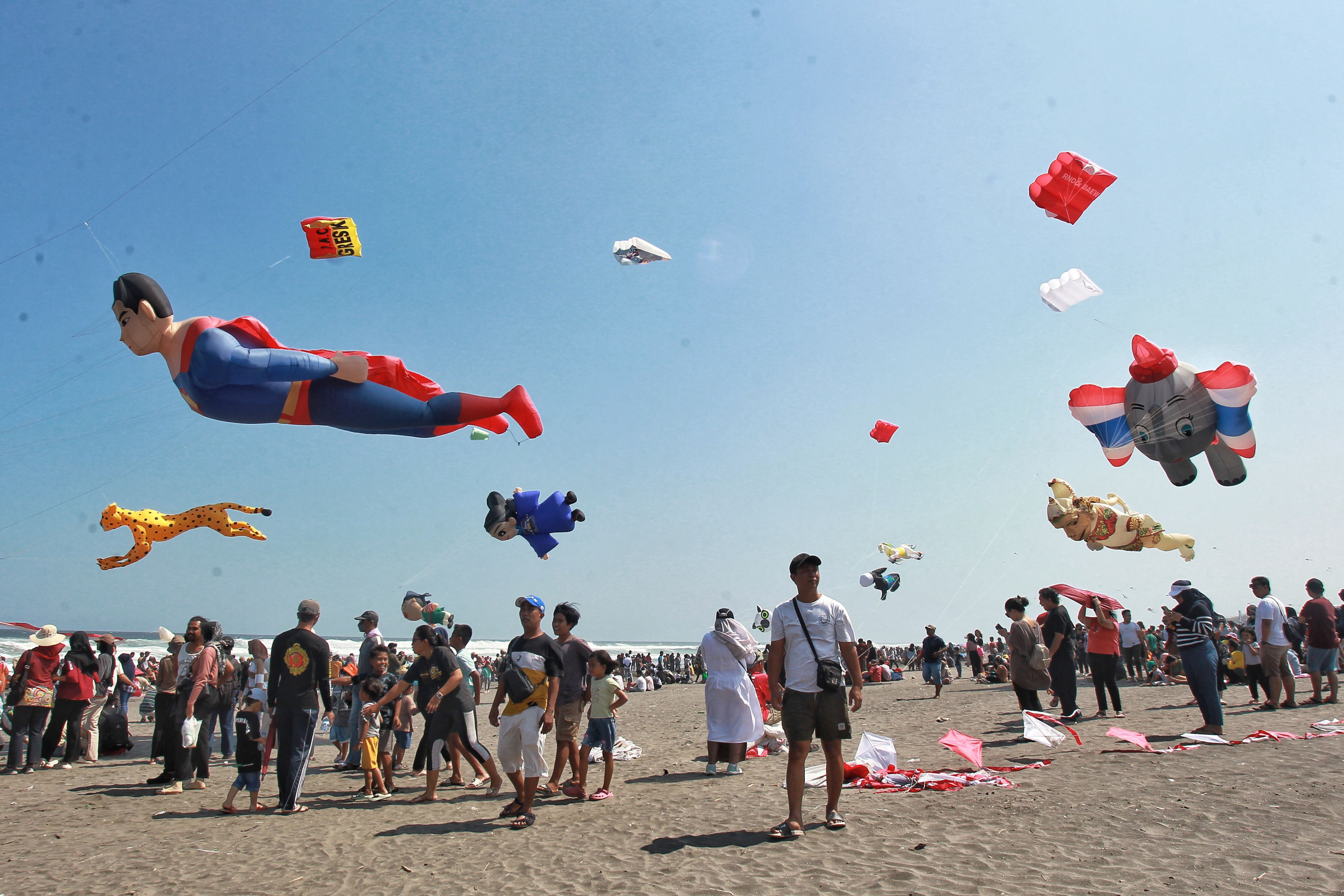 Jogja International Kite Festival (JIKF) kembali digelar di Pantai Parangkusumo, Sabtu-Minggu 27-28 Juli