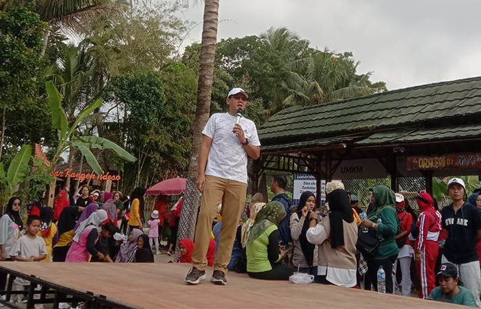 LAUNCHING: Wakil Bupati Sleman Danang Maharsa saat memberi sambutan saat soft launching Kampung Wisata Mina Padi Samberembe kemarin (28/7).