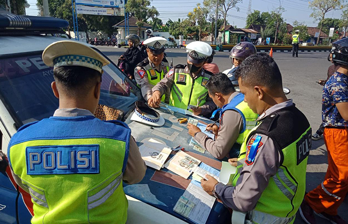 DITINDAK: Petugas Polres Bantul saat menggelar Operasi Patuh Progo selama 14 hari terakhir.Dokumentasi Humas Polres Bantul&nbsp;