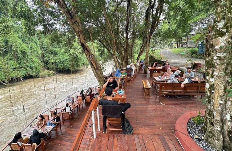 Keindahan Puune Riverside