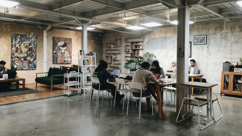 Ngopi unik bertemakan musik di JRNY Coffee and Records.