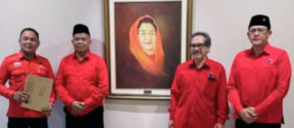 Foto Harda bersama Danang Maharsa di kantor DPP PDI Perjuangan, Jakarta.