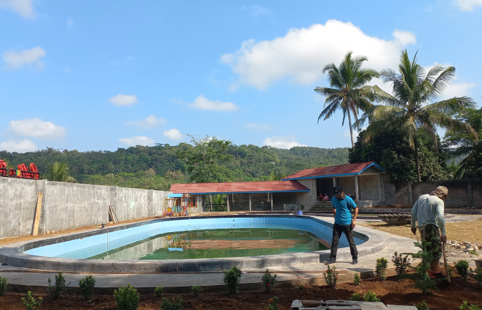 Suasana pembangunan wahana permainan di TKD Desa Sidomukti.Pemdes Sidomukti untuk Radar Jogja